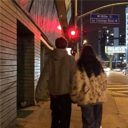 遇一人白首